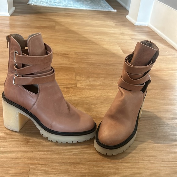 NEW Free People Boot 8.5 - Picture 2 of 4